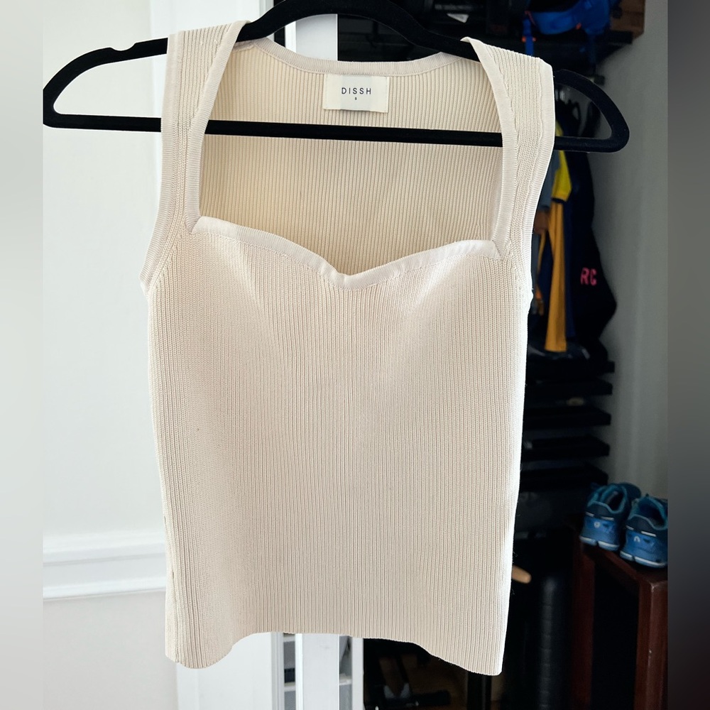 Dissh white knit size small